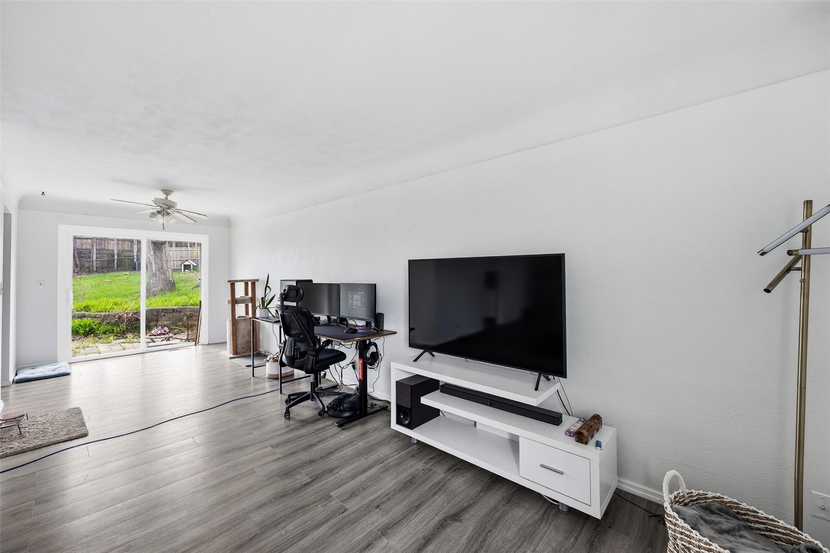 2067 Knollshire Road NE Cedar Rapids IA 52402