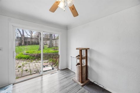 2067 Knollshire Road NE Cedar Rapids IA 52402