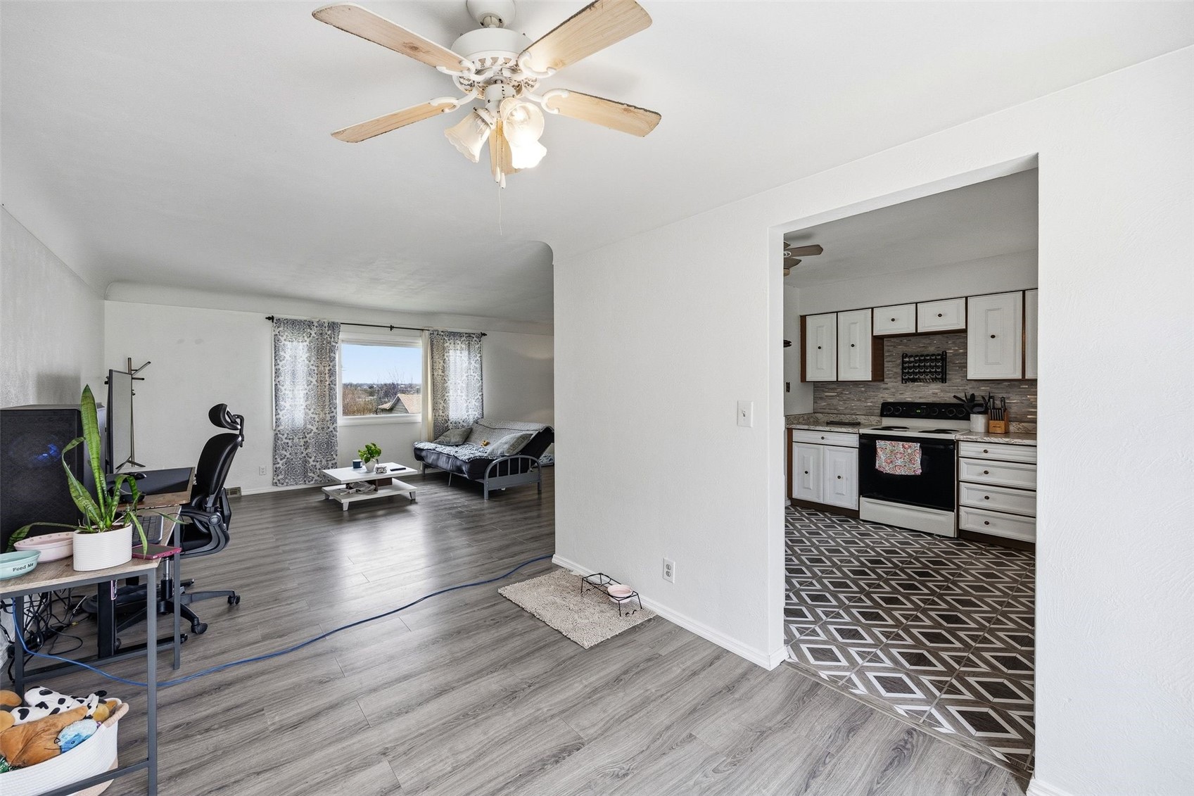 2067 Knollshire Road NE Cedar Rapids IA 52402