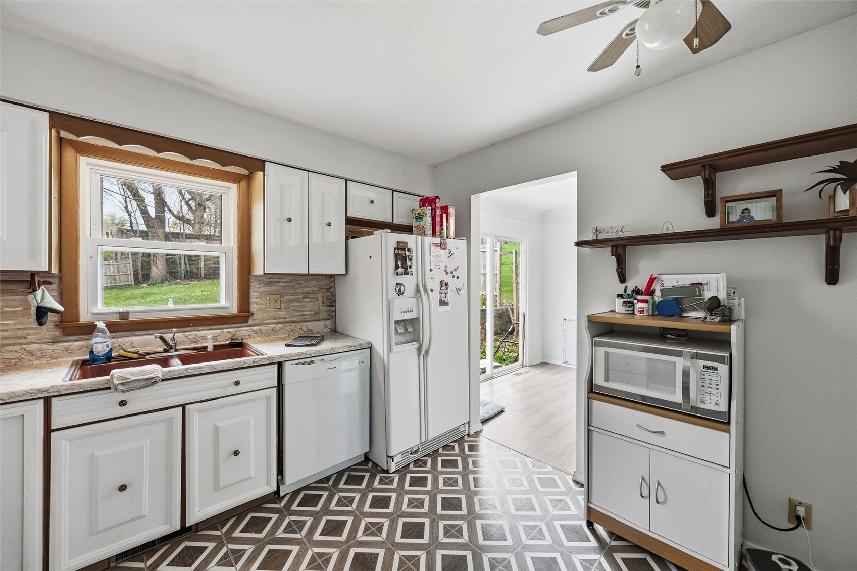 2067 Knollshire Road NE Cedar Rapids IA 52402