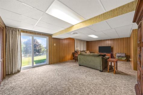216 Windsor Drive NE Cedar Rapids IA 52402