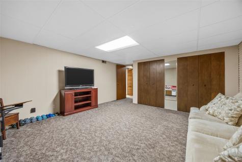 216 Windsor Drive NE Cedar Rapids IA 52402