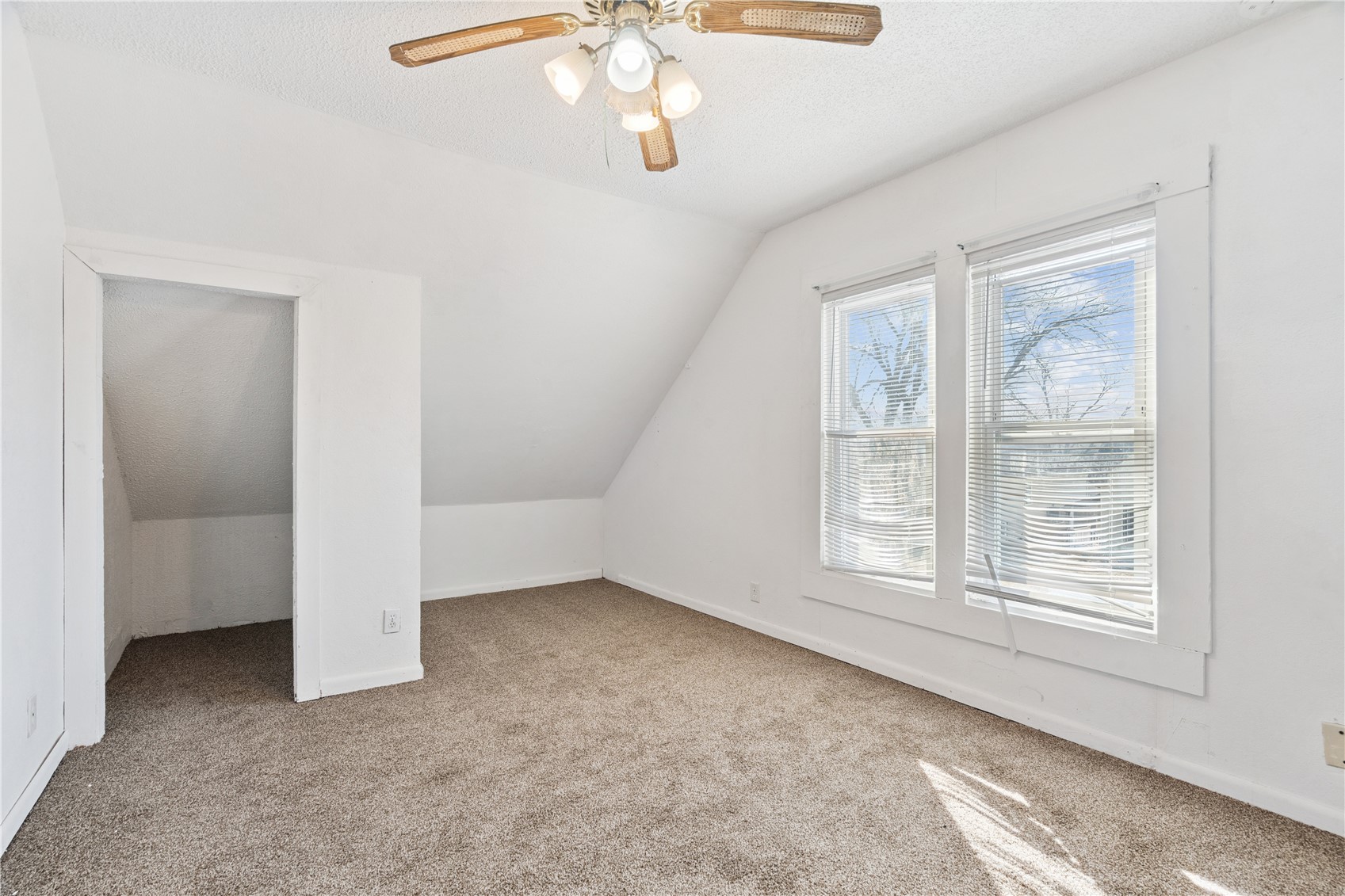 452 8th Avenue SW Cedar Rapids IA 52404