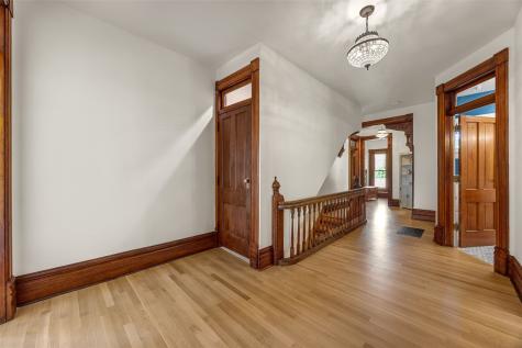 205 2nd Avenue NW Mt Vernon IA 52314