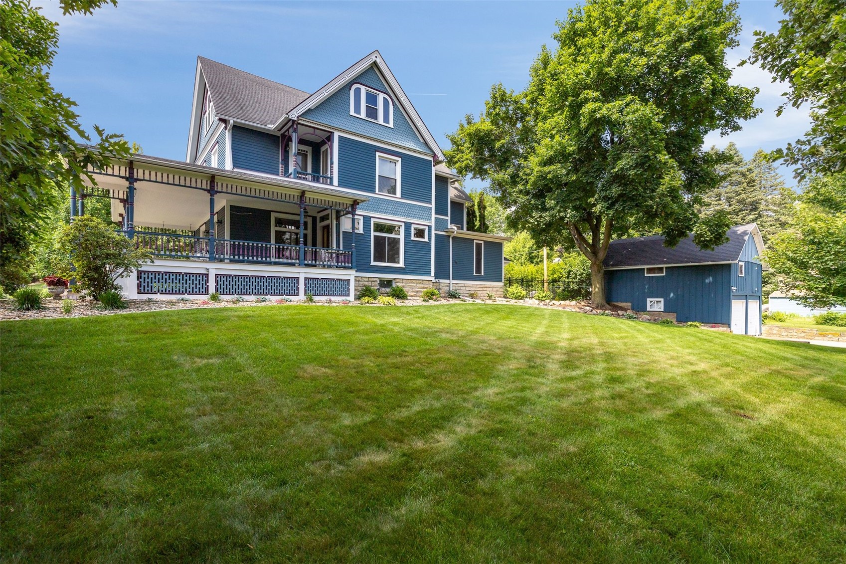 205 2nd Avenue NW Mt Vernon IA 52314