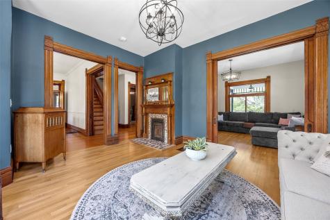 205 2nd Avenue NW Mt Vernon IA 52314