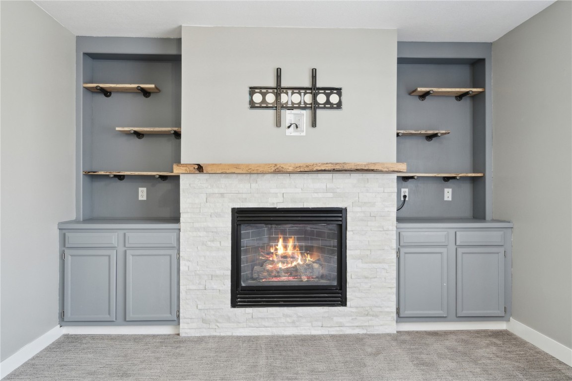 3340 London Way Marion IA 52302