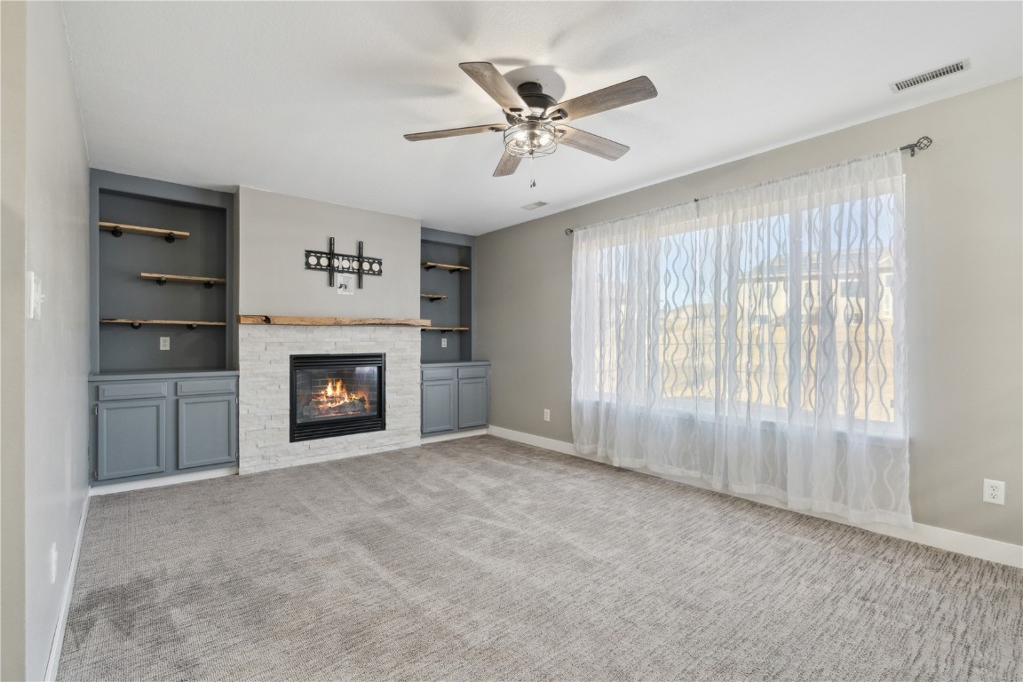 3340 London Way Marion IA 52302