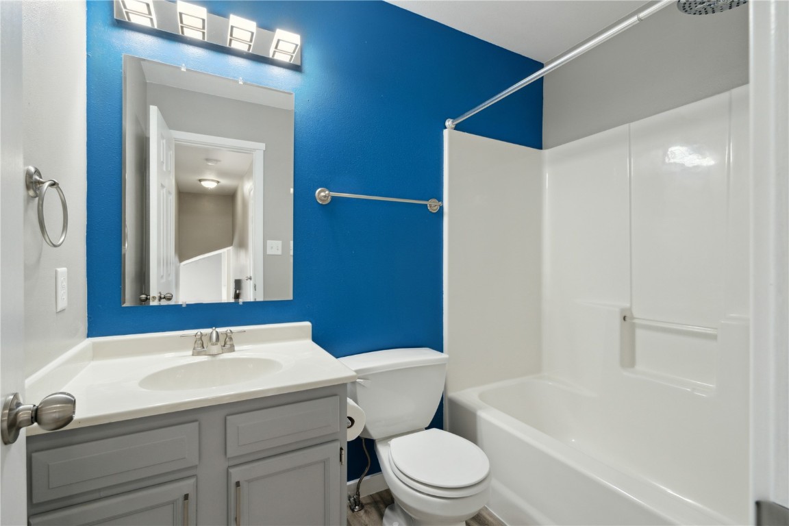 3340 London Way Marion IA 52302