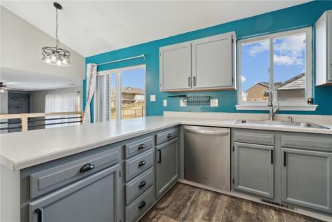3340 London Way Marion IA 52302