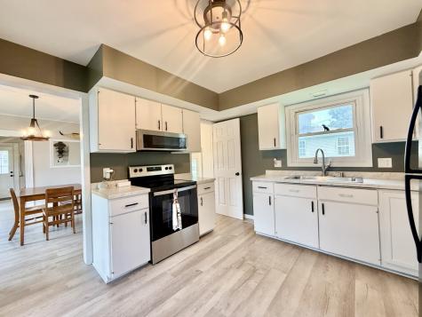 203 E Walnut Street Williamsburg IA 52361