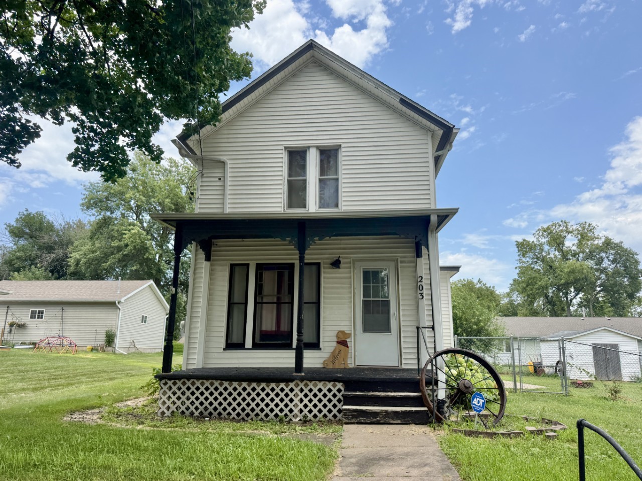 203 E Walnut Street Williamsburg IA 52361