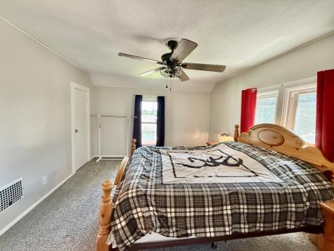 203 E Walnut Street Williamsburg IA 52361