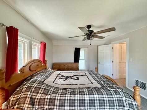 203 E Walnut Street Williamsburg IA 52361