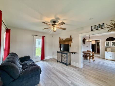203 E Walnut Street Williamsburg IA 52361