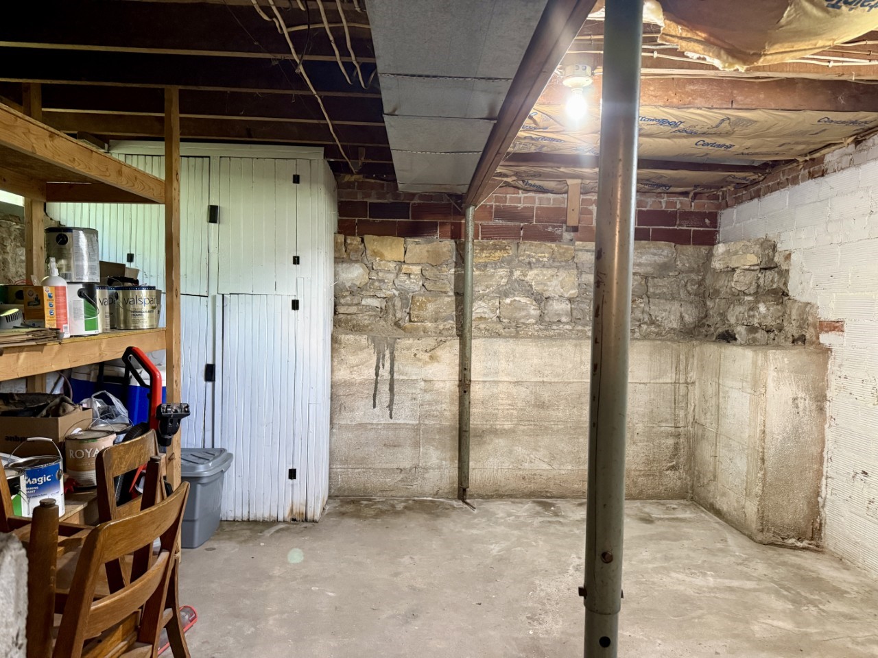 203 E Walnut Street Williamsburg IA 52361