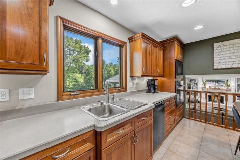 5102 Broadlawn Drive SE Cedar Rapids IA 52403