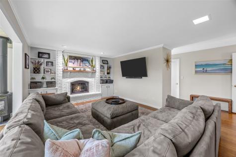 5102 Broadlawn Drive SE Cedar Rapids IA 52403