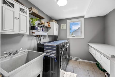 5102 Broadlawn Drive SE Cedar Rapids IA 52403