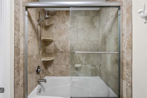 5102 Broadlawn Drive SE Cedar Rapids IA 52403