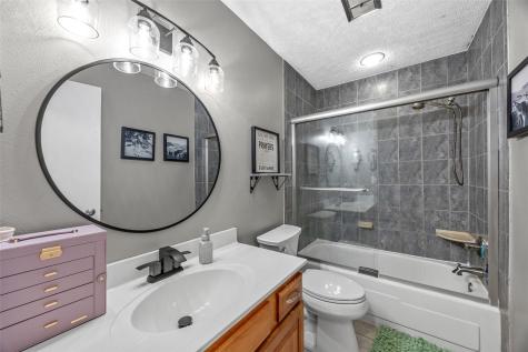 5102 Broadlawn Drive SE Cedar Rapids IA 52403