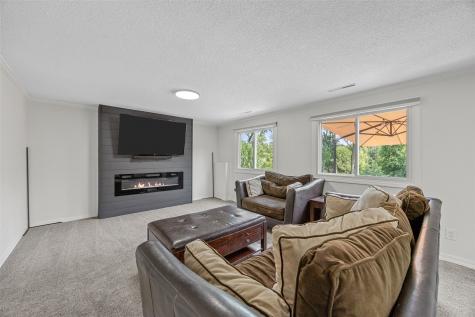 5102 Broadlawn Drive SE Cedar Rapids IA 52403