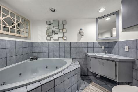 5102 Broadlawn Drive SE Cedar Rapids IA 52403