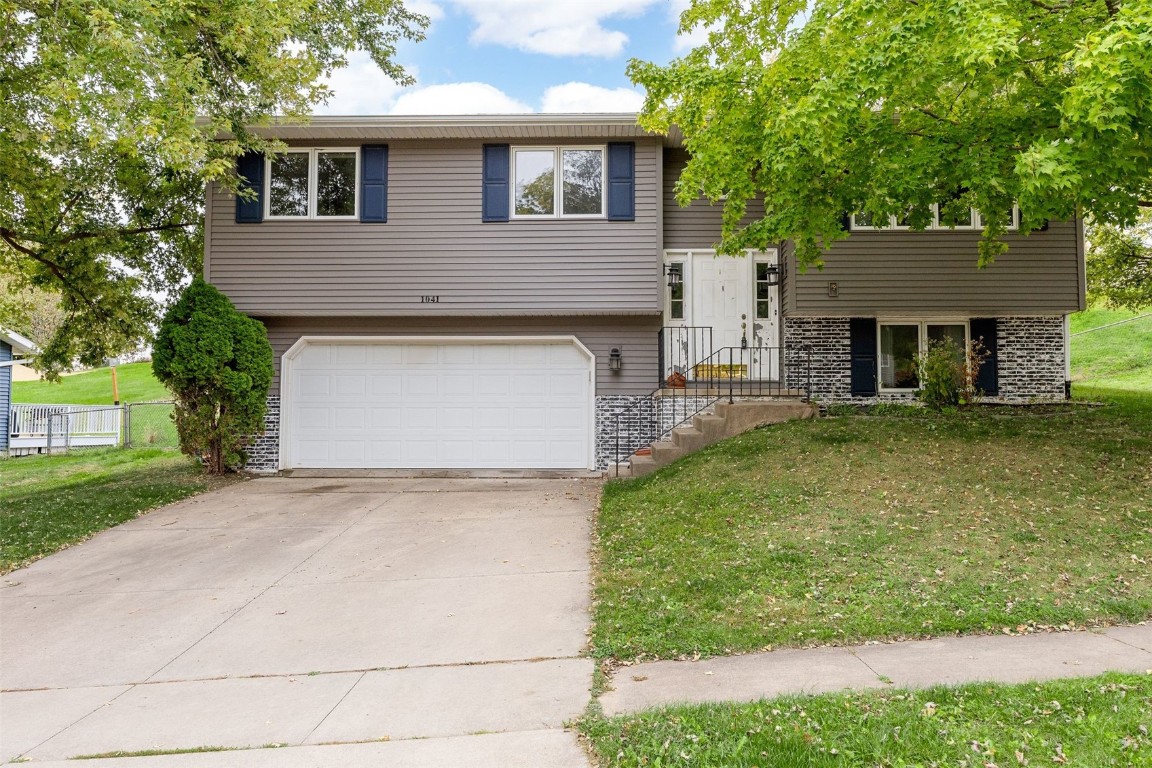 1041 Hutton Hill Drive Marion IA 52302