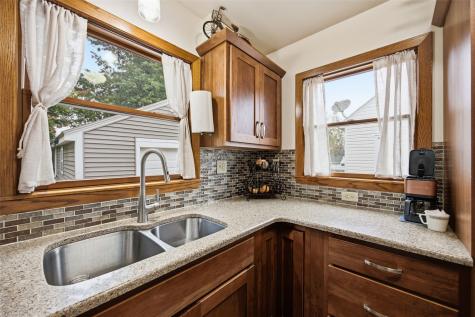 2214 Mallory Street SW Cedar Rapids IA 52404