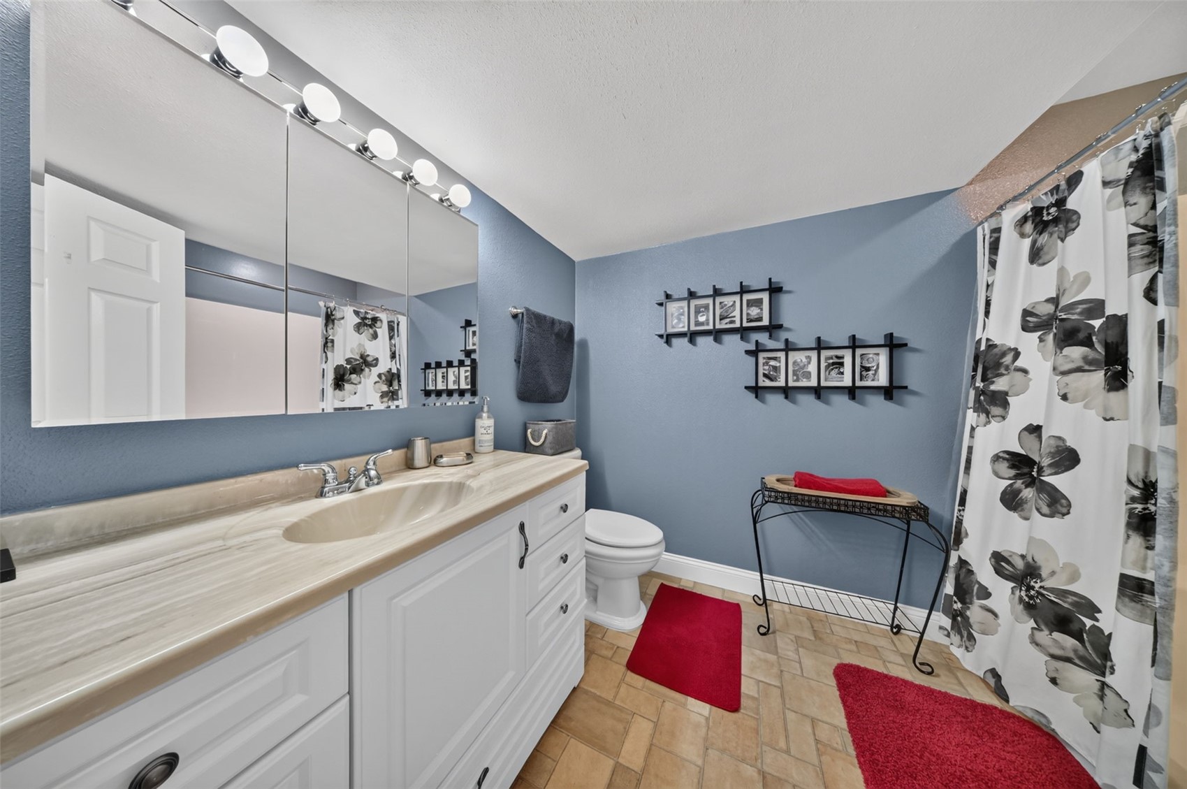 168 Free Bird Court Palo IA 52324
