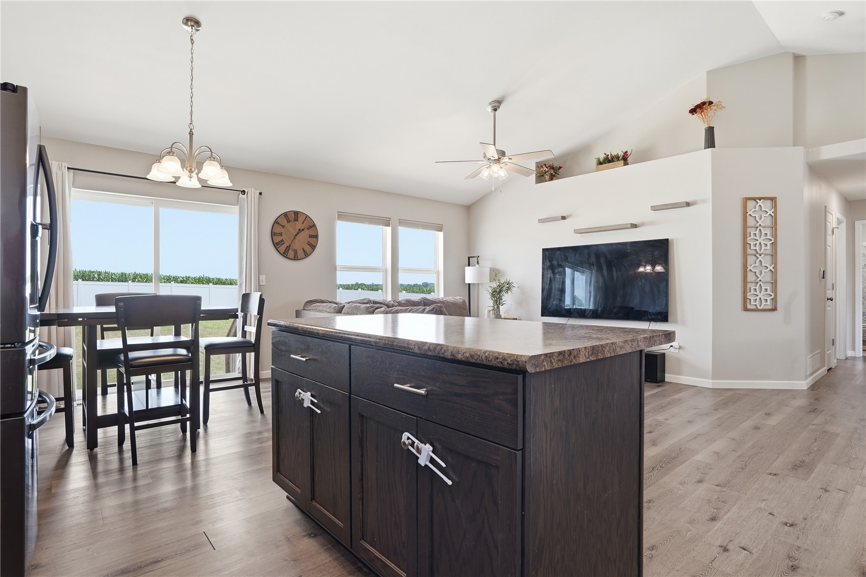 114 Blue Jay Avenue Vinton IA 52349