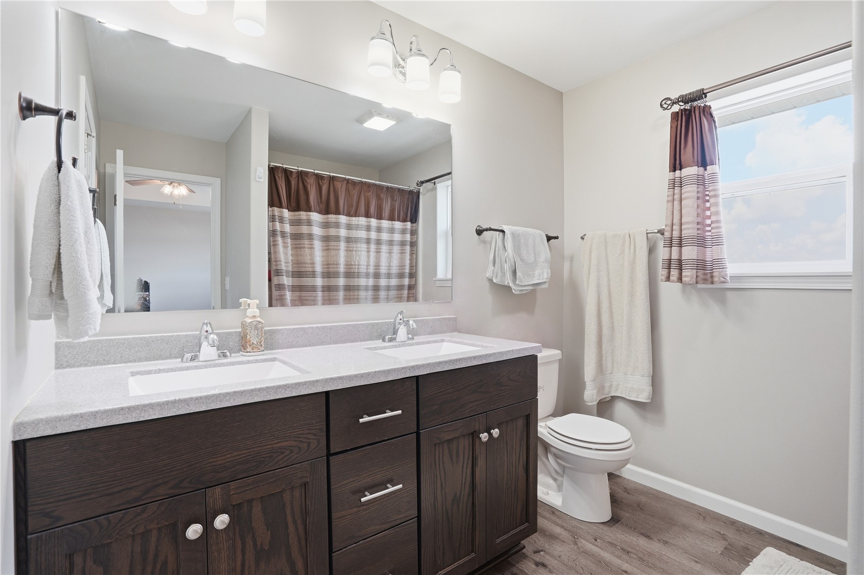 114 Blue Jay Avenue Vinton IA 52349
