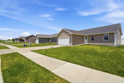 114 Blue Jay Avenue Vinton IA 52349