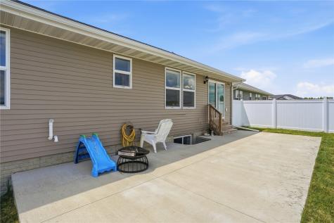 114 Blue Jay Avenue Vinton IA 52349
