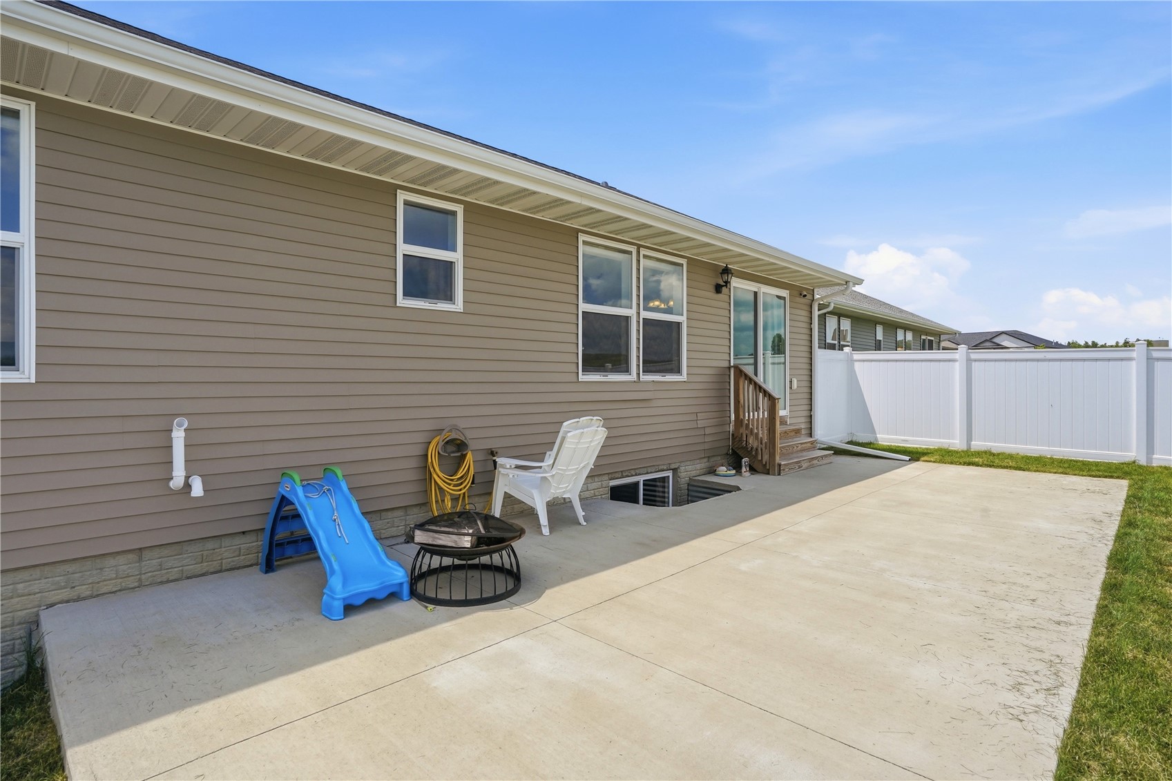 114 Blue Jay Avenue Vinton IA 52349