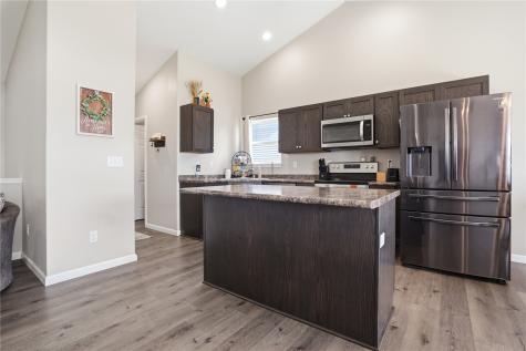 114 Blue Jay Avenue Vinton IA 52349