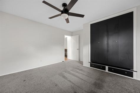 1053 Rainbow Boulevard Hiawatha IA 52233
