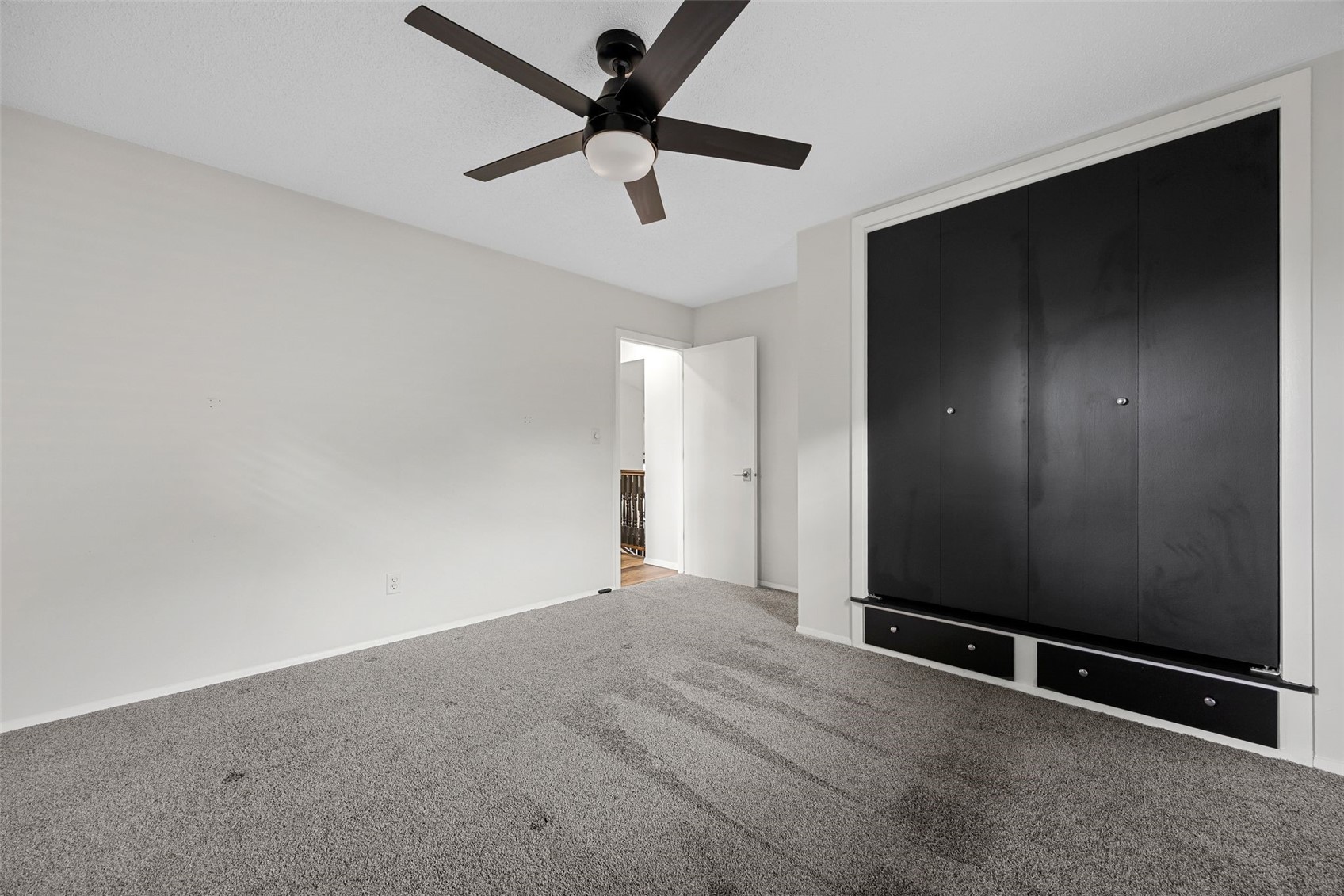 1053 Rainbow Boulevard Hiawatha IA 52233