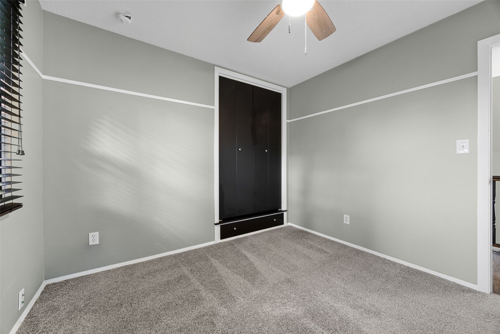 1053 Rainbow Boulevard Hiawatha IA 52233