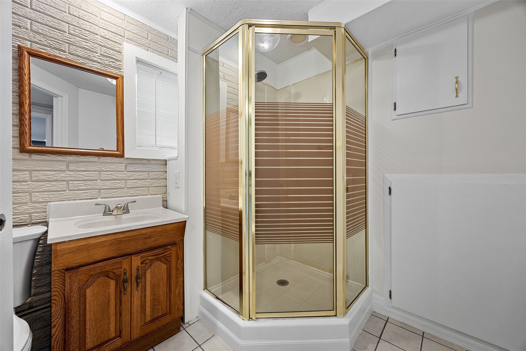 1053 Rainbow Boulevard Hiawatha IA 52233