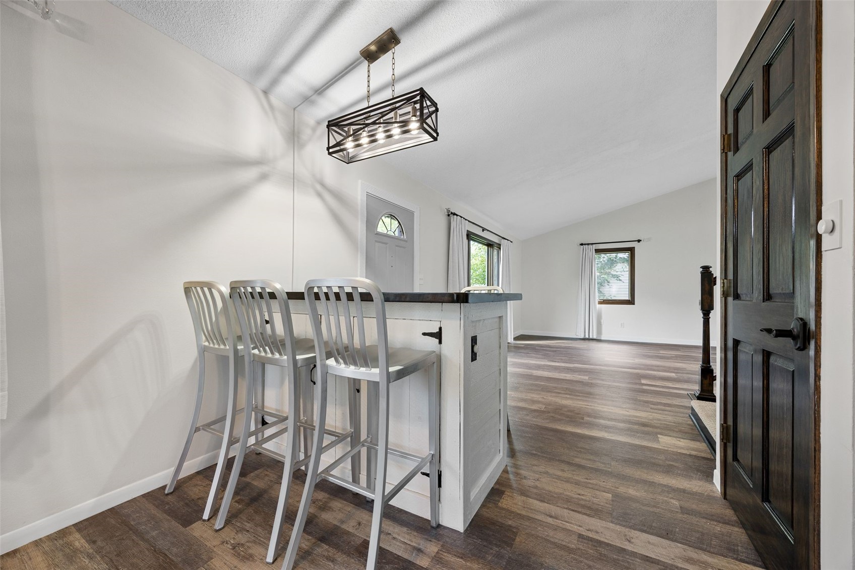 1053 Rainbow Boulevard Hiawatha IA 52233
