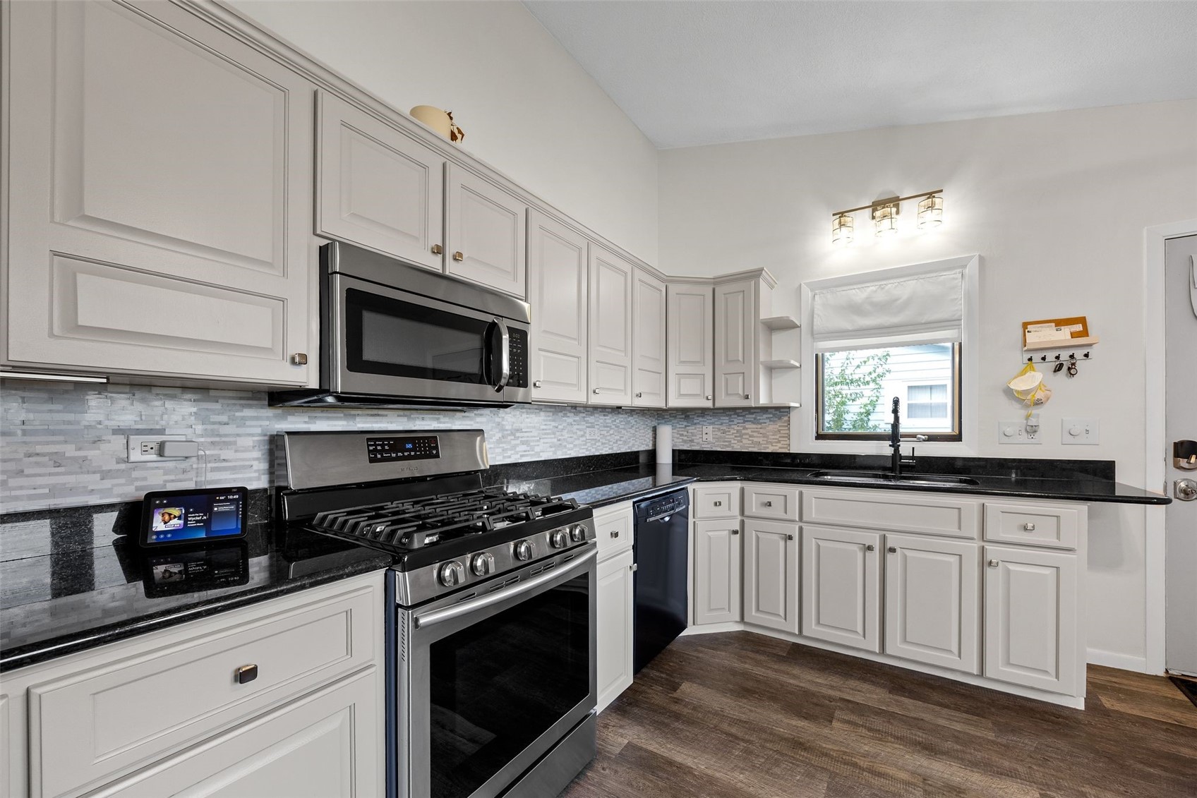 1053 Rainbow Boulevard Hiawatha IA 52233
