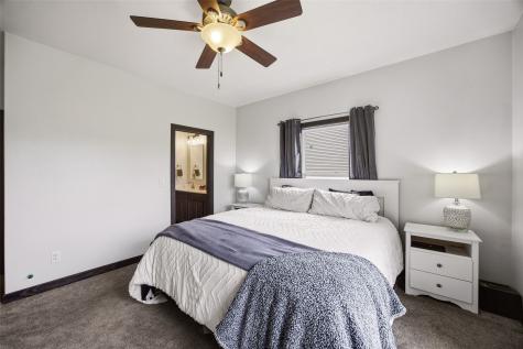 208 Shiloh Vista Avenue Urbana IA 52345