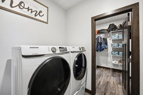 208 Shiloh Vista Avenue Urbana IA 52345