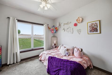 208 Shiloh Vista Avenue Urbana IA 52345