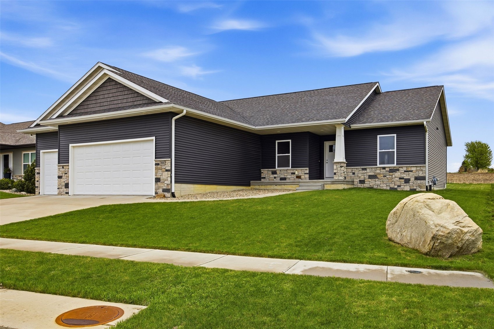 208 Shiloh Vista Avenue Urbana IA 52345