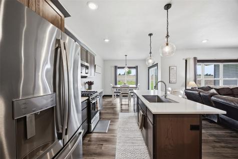 208 Shiloh Vista Avenue Urbana IA 52345