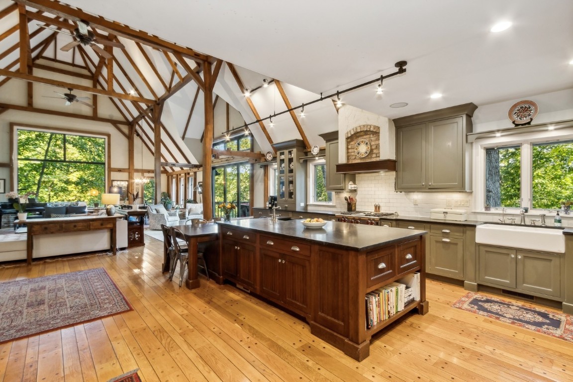 1462 Trail Bend NW Swisher IA 52338