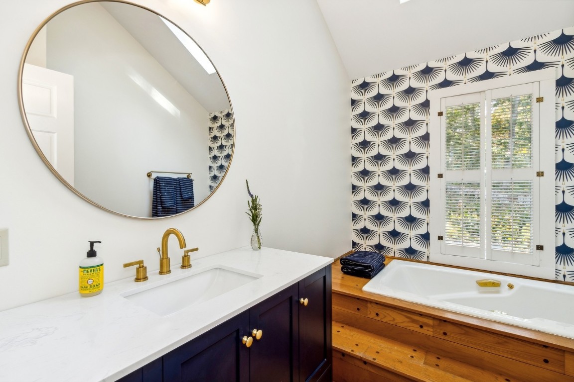 1462 Trail Bend NW Swisher IA 52338