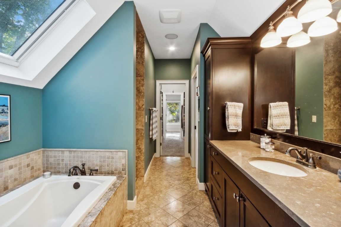 1462 Trail Bend NW Swisher IA 52338